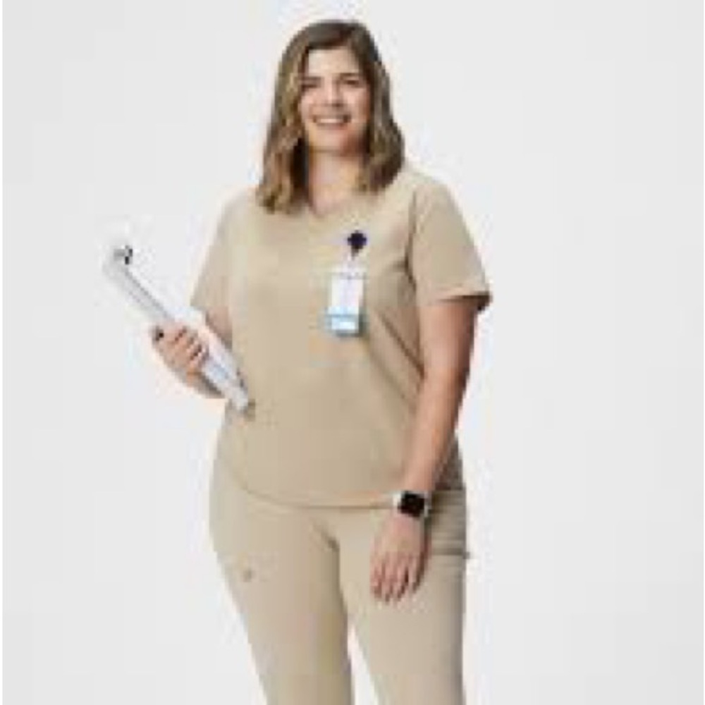 Fabletics Scrub Set in color “Chai” size Medium. *Photos are Stock**